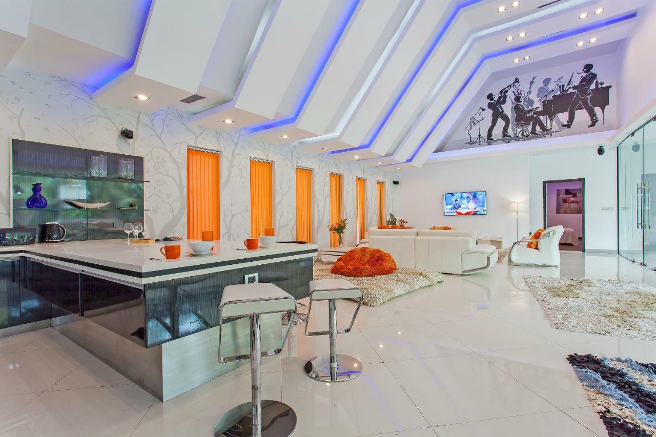 Royale Grand Villa Паттайя Экстерьер фото