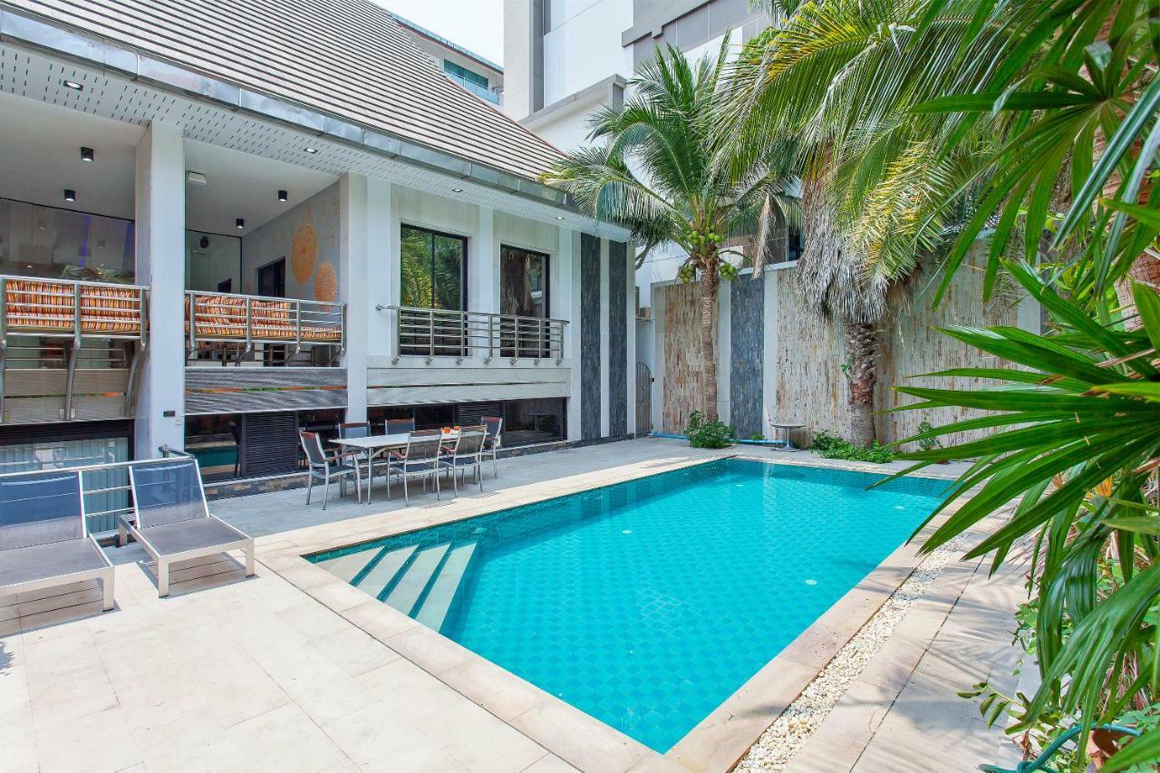 Royale Grand Villa Паттайя Экстерьер фото