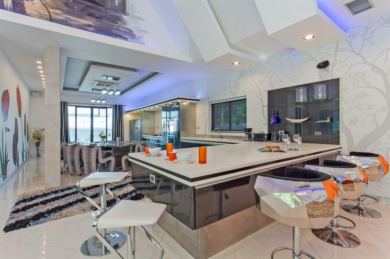 Royale Grand Villa Паттайя Экстерьер фото